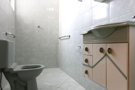 Casa à venda com 60m², 2 quartos e sem vaga Casa à venda com 60m², 2 quartos e sem vagaBanheiro