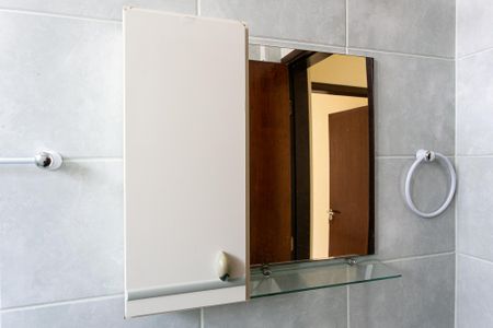 Casa à venda com 60m², 2 quartos e sem vaga Casa à venda com 60m², 2 quartos e sem vagaBanheiro