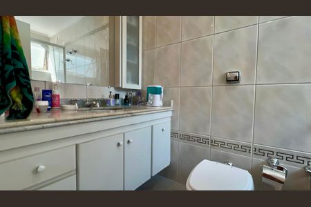 Apartamento à venda com 117m², 3 quartos e 2 vagasBanheiro da Suíte