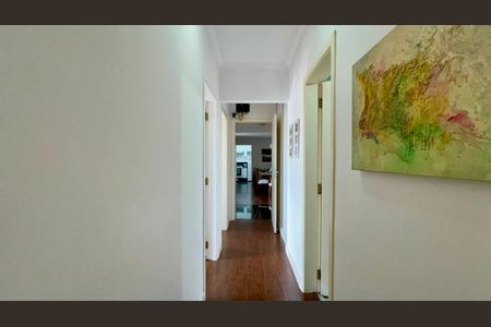 Apartamento à venda com 117m², 3 quartos e 2 vagasCorredor