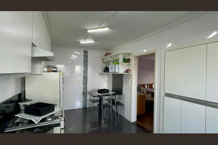 Apartamento à venda com 117m², 3 quartos e 2 vagasCozinha