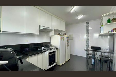 Apartamento à venda com 117m², 3 quartos e 2 vagasCozinha