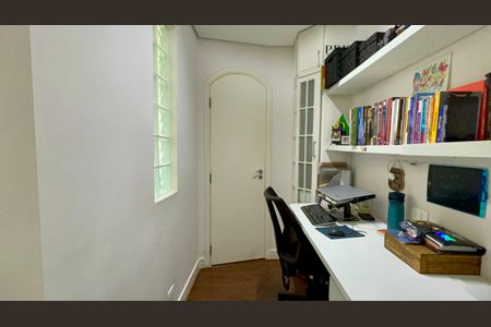 Apartamento à venda com 117m², 3 quartos e 2 vagasEscritório