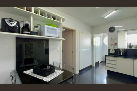 Apartamento à venda com 117m², 3 quartos e 2 vagasCozinha
