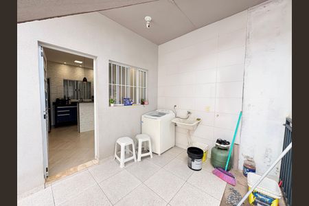 Casa à venda com 100m², 4 quartos e 2 vagasÁrea de Serviço