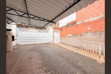 Casa à venda com 100m², 4 quartos e 2 vagasGaragem