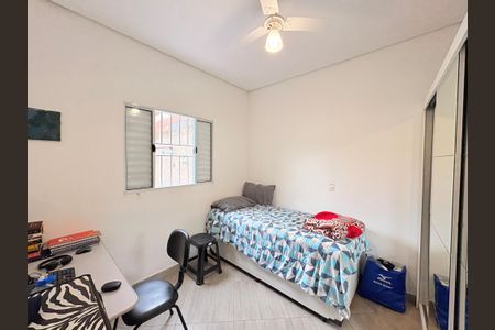 Casa à venda com 100m², 4 quartos e 2 vagasQuarto 1 