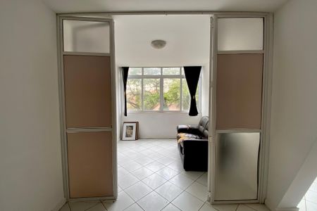 Apartamento à venda com 92m², 2 quartos e 1 vaga Apartamento à venda com 92m², 2 quartos e 1 vagaSala