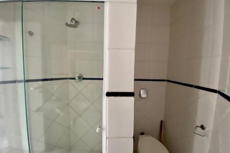 Apartamento à venda com 92m², 2 quartos e 1 vaga Apartamento à venda com 92m², 2 quartos e 1 vagaBanheiro social