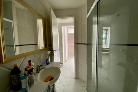 Apartamento à venda com 92m², 2 quartos e 1 vaga Apartamento à venda com 92m², 2 quartos e 1 vagaBanheiro social