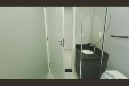 Banheiro de kitnet/studio para alugar com 1 quarto, 31m² em Jardim Santa Helena, Suzano