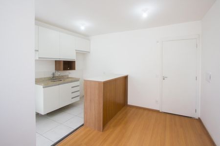 Sala de apartamento para alugar com 2 quartos, 42m² em Parque Maria Helena, São Paulo