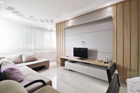 Apartamento para alugar com 68m², 2 quartos e 1 vagaSala