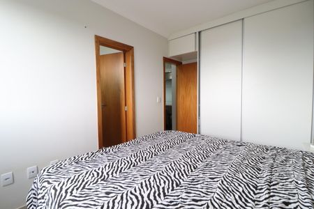 Apartamento para alugar com 68m², 2 quartos e 1 vaga Suíte