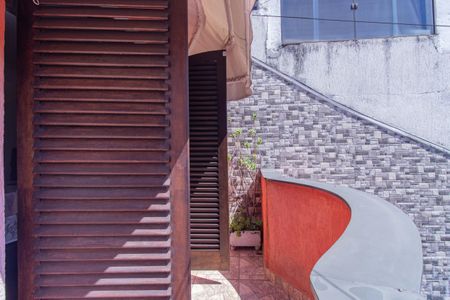 Varanda de casa à venda com 3 quartos, 140m² em Vila Dom Pedro I, São Paulo