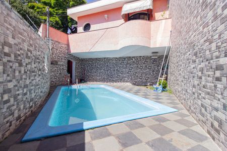 Casa à venda com 140m², 3 quartos e 4 vagas Casa à venda com 140m², 3 quartos e 4 vagasÁrea comum