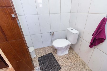 Casa à venda com 140m², 3 quartos e 4 vagas Casa à venda com 140m², 3 quartos e 4 vagasBanheiro da Suíte 2