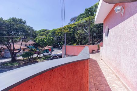Casa à venda com 140m², 3 quartos e 4 vagas Casa à venda com 140m², 3 quartos e 4 vagasVaranda