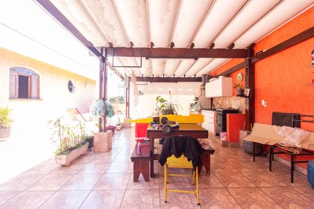 Casa à venda com 140m², 3 quartos e 4 vagas Casa à venda com 140m², 3 quartos e 4 vagasÁrea comum