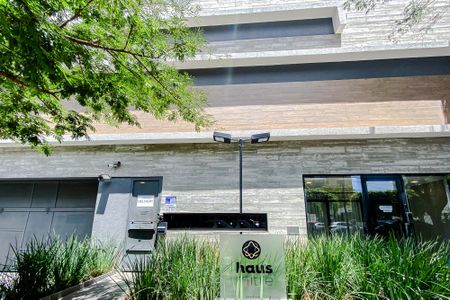 Apartamento à venda com 69m², 2 quartos e 1 vagaFachada - Plaquinha