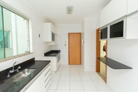 Apartamento à venda com 103m², 3 quartos e 2 vagasCozinha