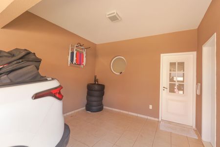 Casa de condomínio à venda com 190m², 4 quartos e 5 vagas