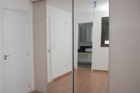 Apartamento à venda com 74m², 2 quartos e 2 vagasSuíte 2