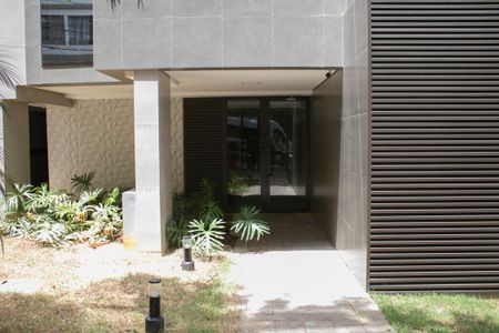 Apartamento à venda com 74m², 2 quartos e 2 vagasHall de entrada