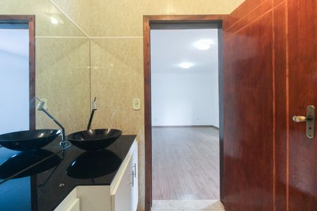 Casa para alugar com 250m², 3 quartos e 2 vagasBanheiro Suíte