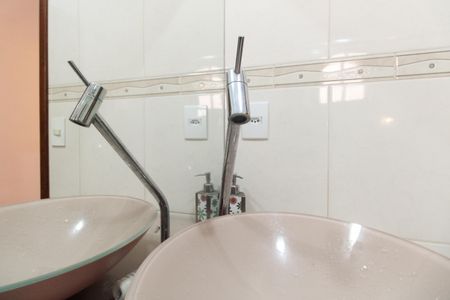 Casa para alugar com 250m², 3 quartos e 2 vagasBanheiro Social