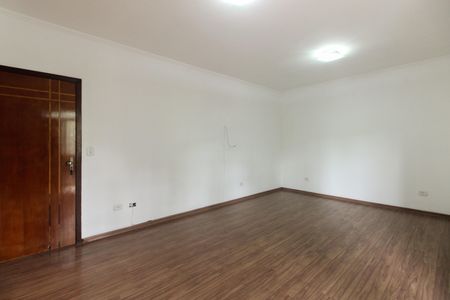 Casa para alugar com 250m², 3 quartos e 2 vagasSuíte