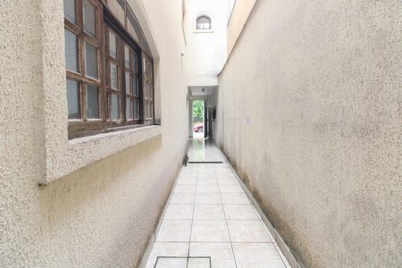 Casa para alugar com 250m², 3 quartos e 2 vagasCorredor 