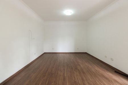 Casa para alugar com 250m², 3 quartos e 2 vagasSuíte