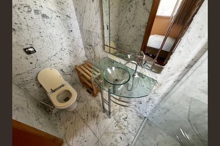 Apartamento à venda com 77m², 3 quartos e 2 vagasBanheiro da Suíte