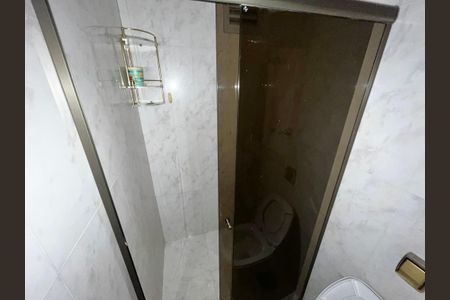 Apartamento à venda com 77m², 3 quartos e 2 vagasBanheiro