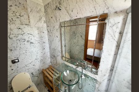 Apartamento à venda com 77m², 3 quartos e 2 vagasBanheiro da Suíte