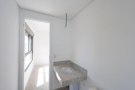 Apartamento à venda com 177m², 3 quartos e 2 vagas Apartamento à venda com 177m², 3 quartos e 2 vagasBanheiro da Suíte 2
