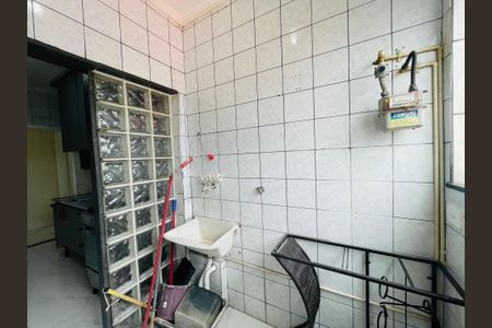 Apartamento à venda com 60m², 2 quartos e 1 vagaÁrea de Serviço