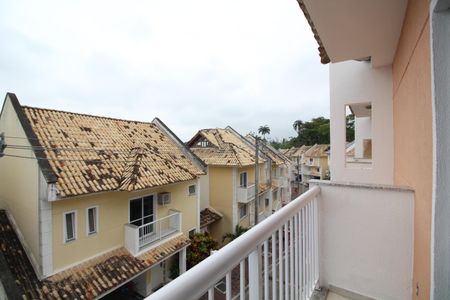 Casa de condomínio à venda com 166m², 4 quartos e 2 vagasQuarto 4 - Varanda