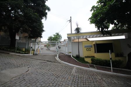 Casa de condomínio à venda com 166m², 4 quartos e 2 vagasFachada