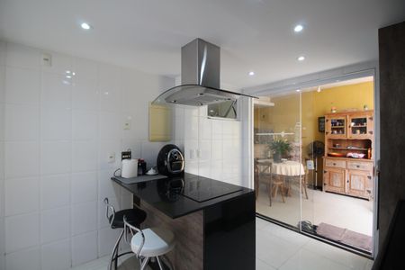 Casa de condomínio à venda com 166m², 4 quartos e 2 vagasCozinha