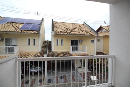 Casa de condomínio à venda com 166m², 4 quartos e 2 vagasVaranda