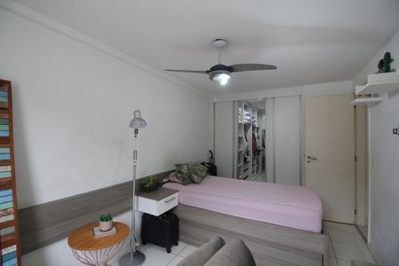 Casa de condomínio à venda com 166m², 4 quartos e 2 vagasQuarto 3