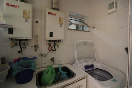 Casa de condomínio à venda com 166m², 4 quartos e 2 vagasÁrea de Serviço