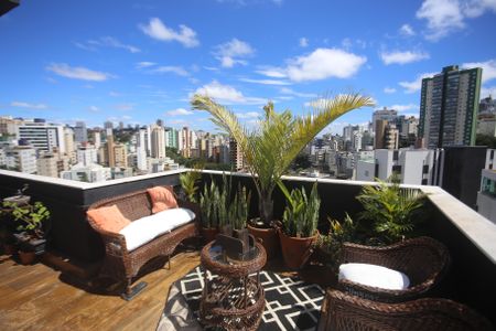Apartamento à venda com 142m², 2 quartos e 3 vagasCobertura