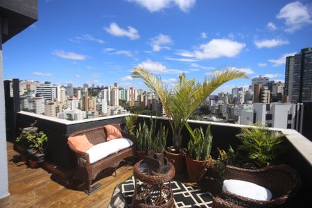 Apartamento à venda com 142m², 2 quartos e 3 vagasCobertura