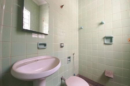 Casa à venda com 189m², 4 quartos e 2 vagasBanheiro