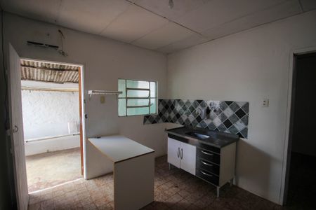 Casa para alugar com 300m², 4 quartos e 2 vagasCozinha da Edícula 2