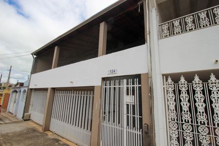 Casa para alugar com 300m², 4 quartos e 2 vagasFachada