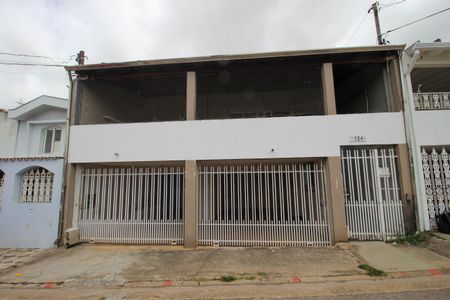 Casa para alugar com 300m², 4 quartos e 2 vagasFachada